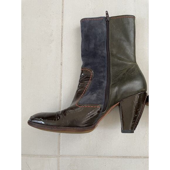 True Religion Calf Boots Leather Suede Buttons Side Zip FLAWS - Picture 6 of 16